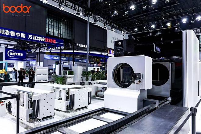 星空体育：激光产业闪耀工博会 展示大国重器与颠覆性新品(图3)